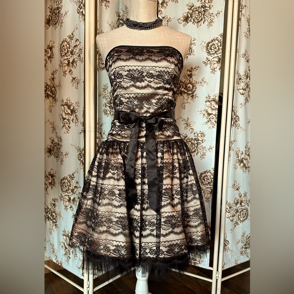 Vintage Gunne Sax Black Lace & Tan Satin Strapless Dress
